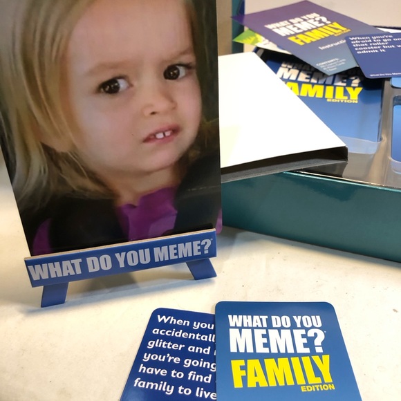 WHAT DO YOU MEME? FAMILY EDITION Complete Game 365 Cards + Easel - Picture 4 of 10